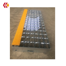 Galvanized stair treads anti slip with Yellow Abrasive Nosing